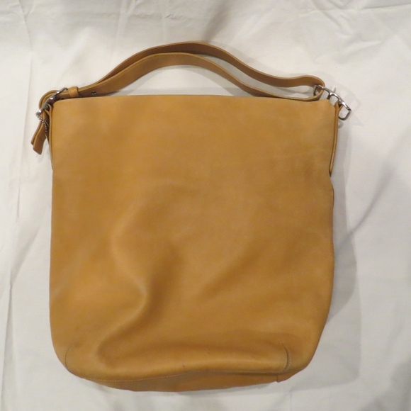 Coach Handbags - XL Coach bucket bag Great Condition